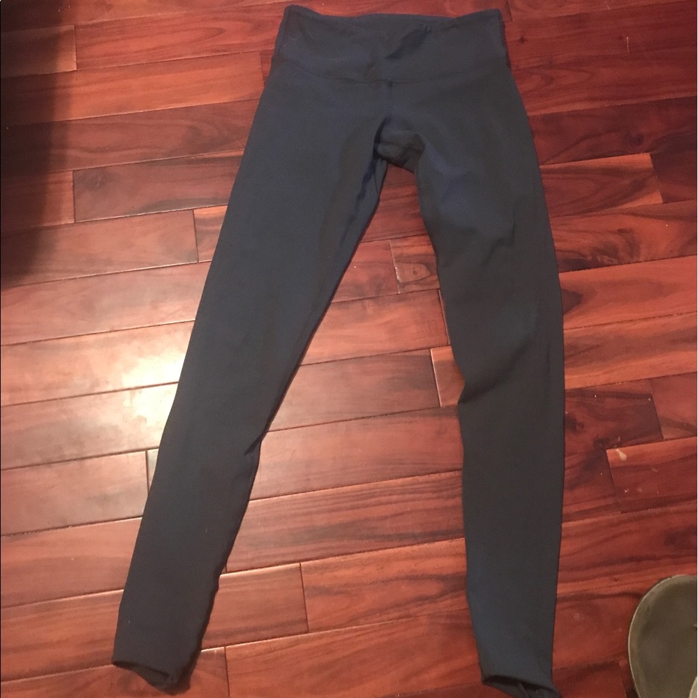 Lululemon size 4